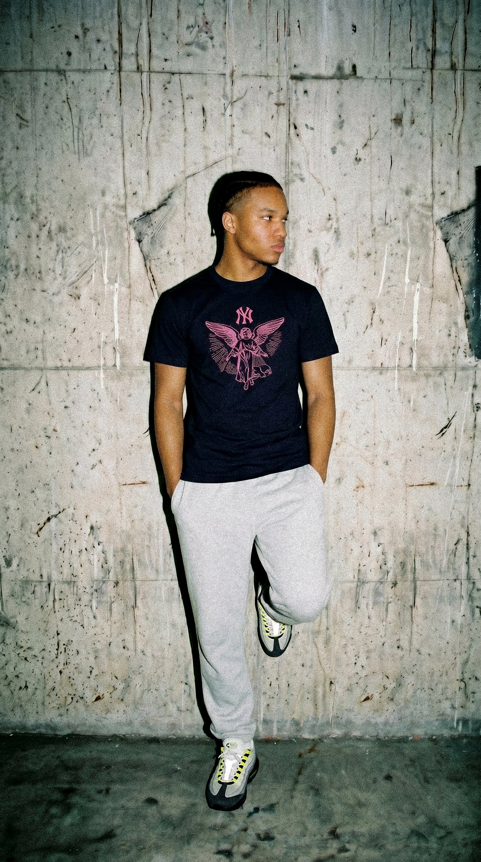 NEW YORK ANGELS GRAPHIC TEE