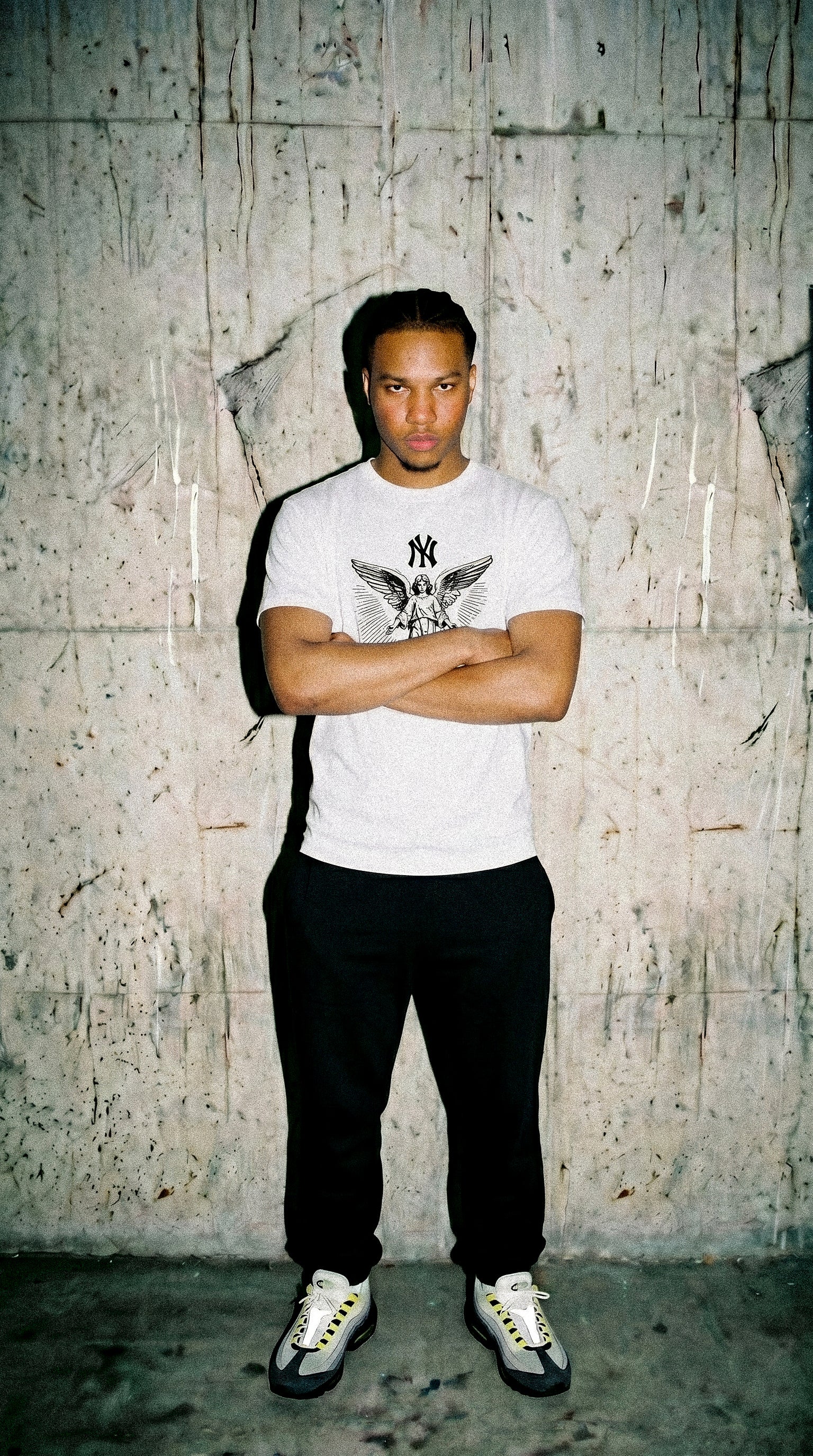 NEW YORK ANGELS GRAPHIC TEE