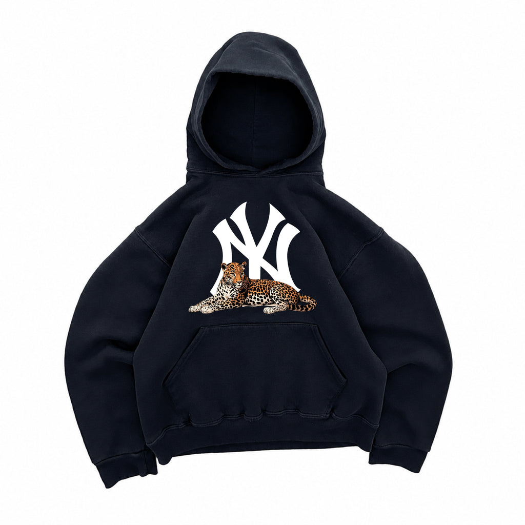 NEW YORK SITTING CHEETAH GRAPHIC HOODIE